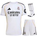 prima maglia Real Madrid bambino 2026 con calze